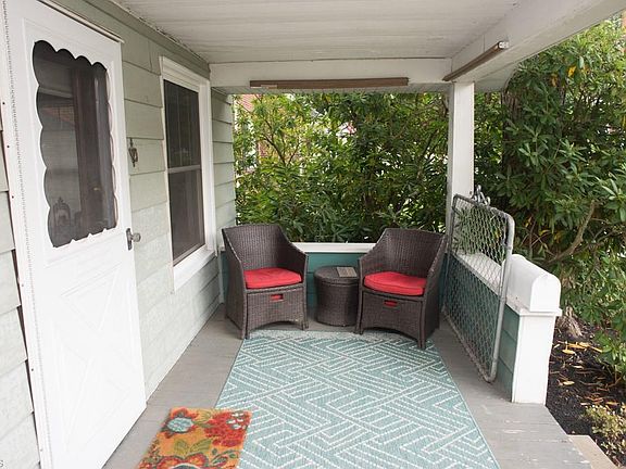 3rd image of 282 N Pardee St