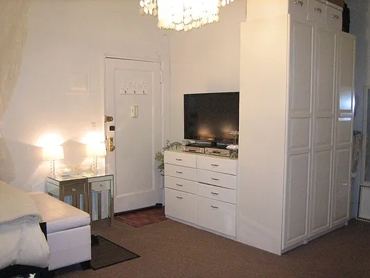 Rented by AJ Clarke | media 25