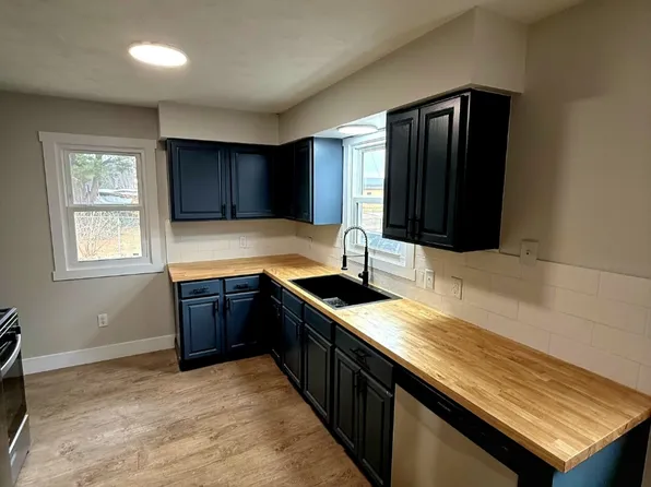 5137 Kimball Ave SE, Kentwood, MI 49508