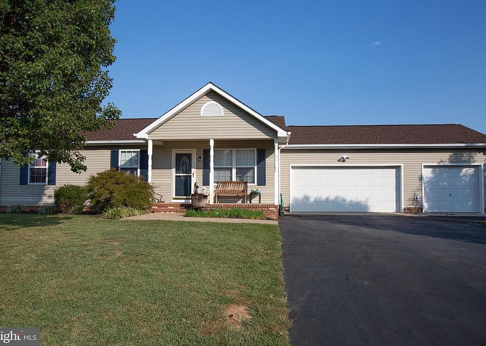 3 Car Garage
