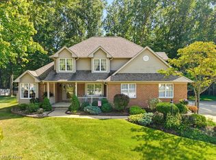 4105 Highpoint Dr, Uniontown, OH 44685