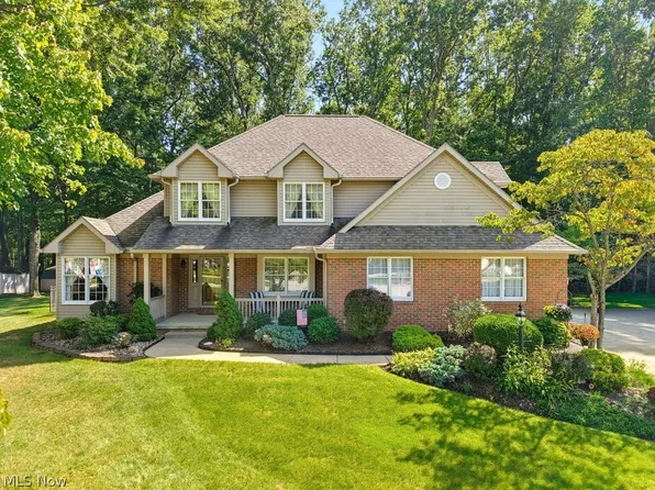 4105 Highpoint Dr, Uniontown, OH 44685