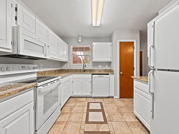 2nd image of 364 Schneider Dr Unit 9