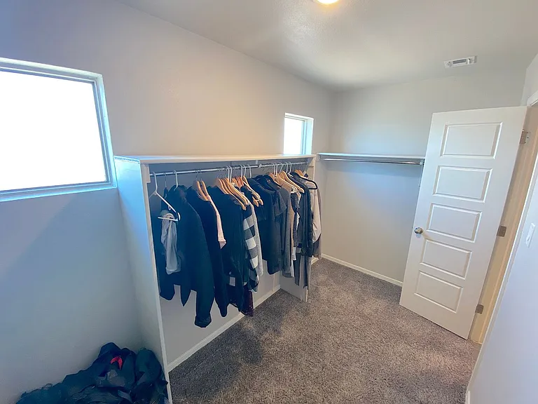 528 Delancey St — Photo 22