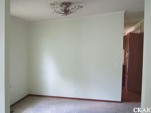 5th image of 103 Boyle Ln