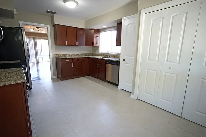 10411 Butia Pl — Photo 12