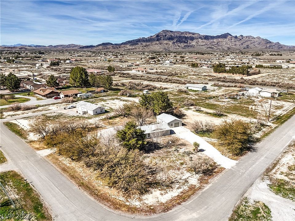 1st image of 1140 Janet Ln