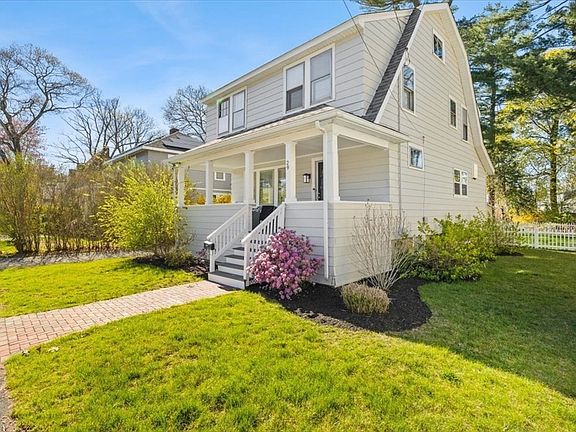 2nd image of 29 Pine Cir