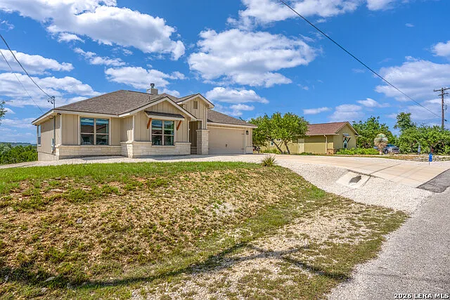 3 bed, 2.0 bath, 1736 sqft, $2,500 — Photo 2