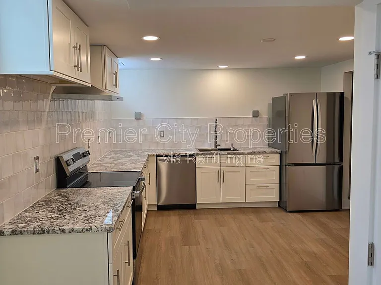 240 McGregor Ave #1 — Photo 15