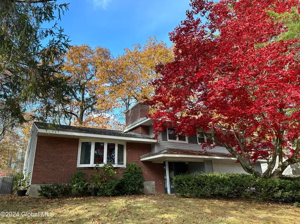 851 Maxwell Drive, Niskayuna, NY 12309