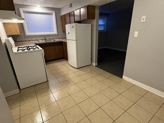 5th image of 1834 Mahoning Ave NW #2