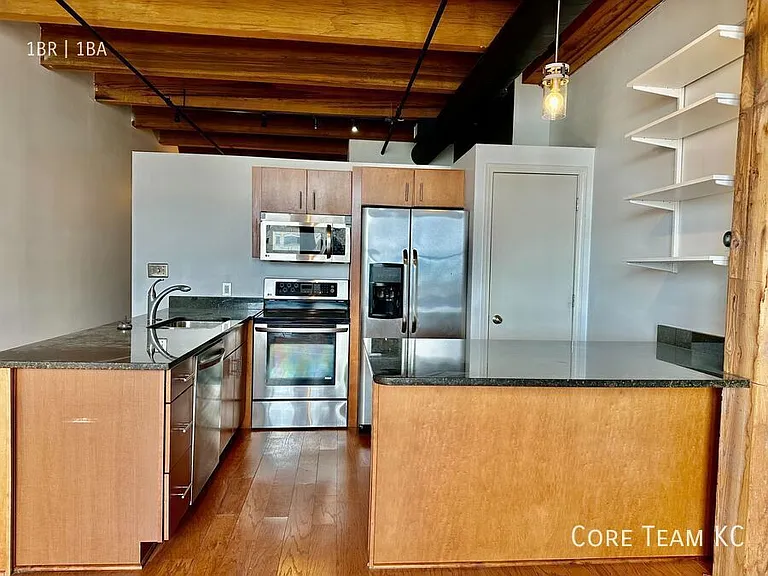 706 Broadway Blvd #409 — Photo 4