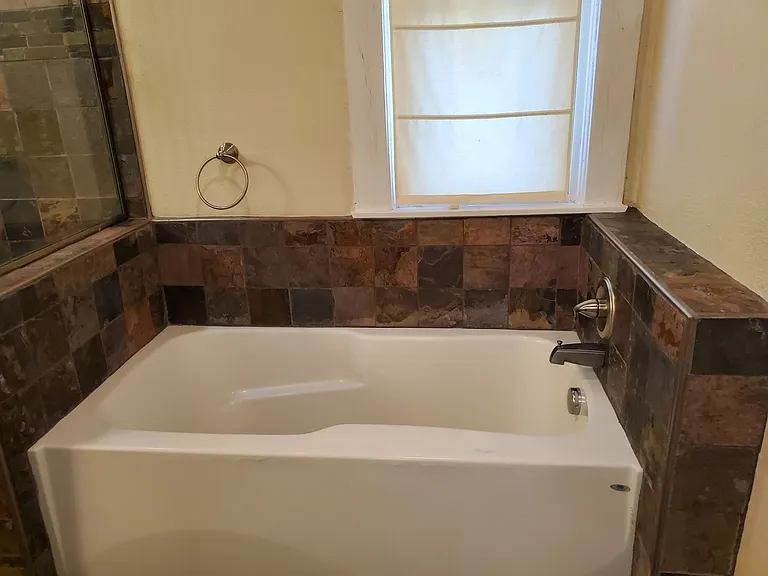 2623 Marlboro Ave — Photo 18