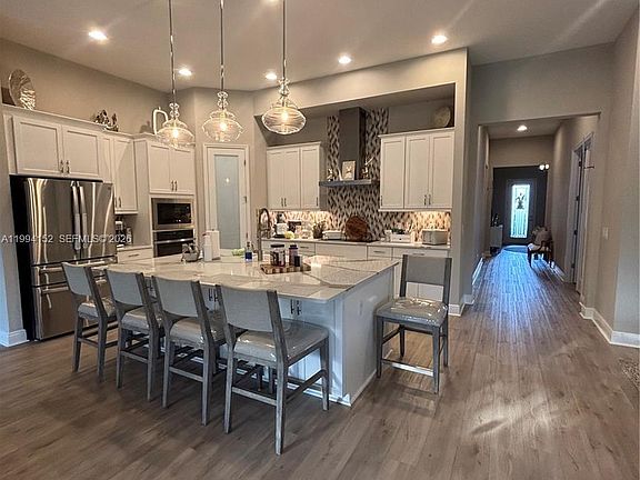 3rd image of 9173 Warm Springs Cir