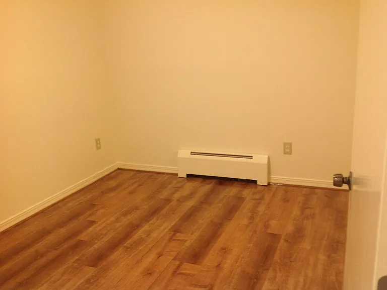 370 Capitol Ave #B — Photo 4