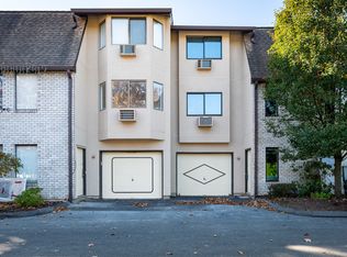 15 Radio Pl #15, Stamford, CT 06906