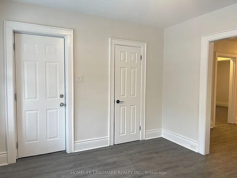 987 Main St E #1 — Photo 27