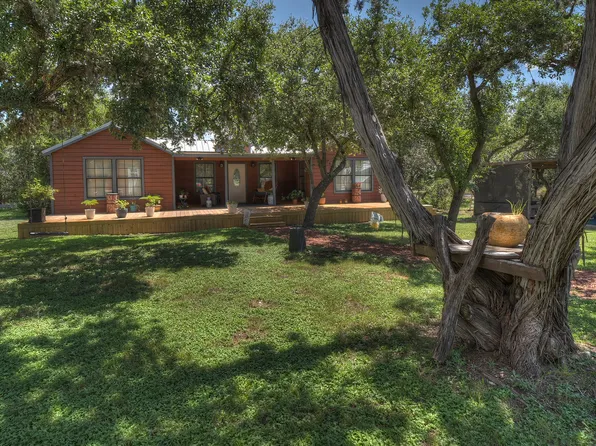 140 Patterson Drive, Leakey, TX 78873