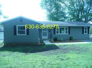 1009 N Edgelawn Dr, Plano, IL 60545