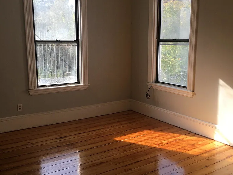 10 Saunders St — Photo 6
