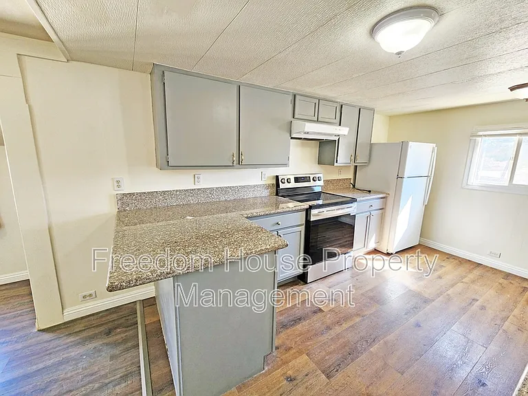 1080 W Windsong Ln #B — Photo 9