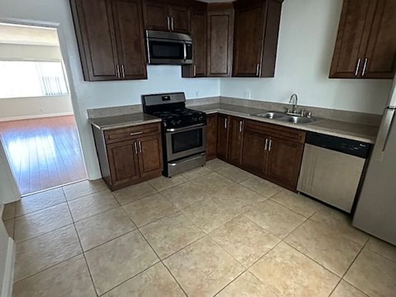 2nd image of 3666 Vinton Ave #8