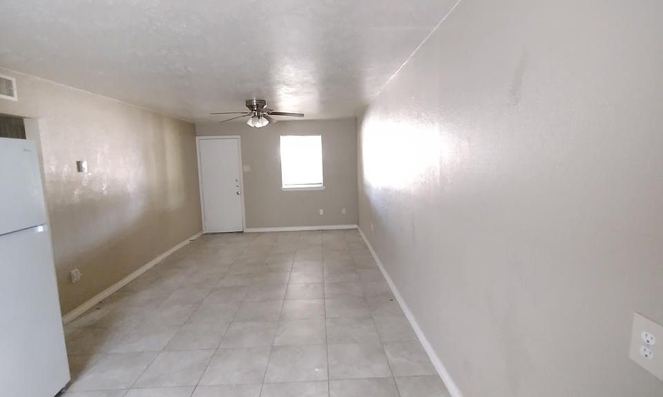 2nd image of 905 N Main St APT 1