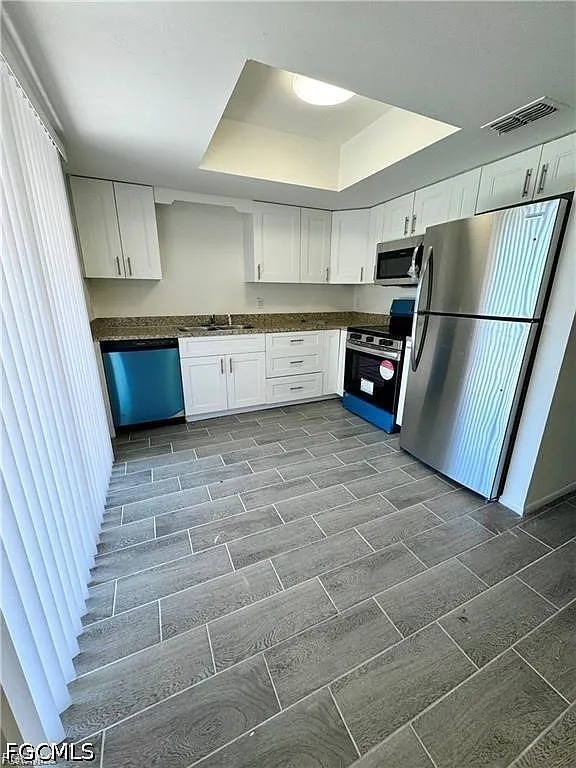 2 bed, 1.0 bath, 900 sqft, $1,250 — Photo 3