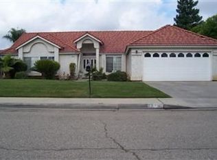 297 Fairbanks Ave, Sanger, CA 93657
