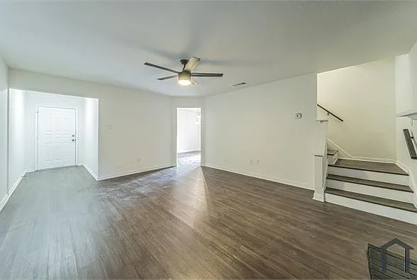 3 bed, 1325 sqft, $2,100 — Photo 4