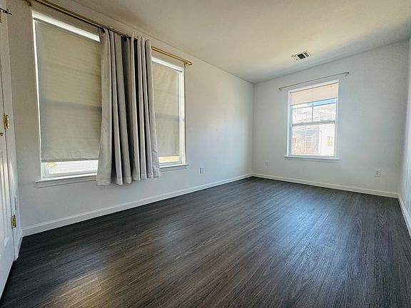 4th image of 6407 Ocean Ave N #B