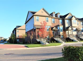 2614 Helmsdale Cir, Rochester Hills, MI 48307