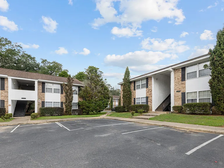 Sabal Palms Apartments — Photo 3