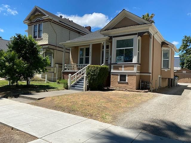 Duplex property front. Rental unit is in the back of property, please don't disturb the front unit tenants. Thanks