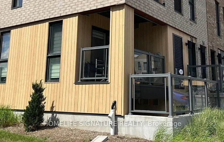 16 Urbane Blvd — Photo 2