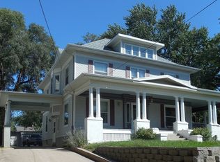 615 E 9th St, York, NE 68467