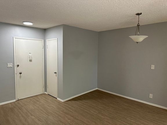 4th image of 501 N Rossmore Ave #B1