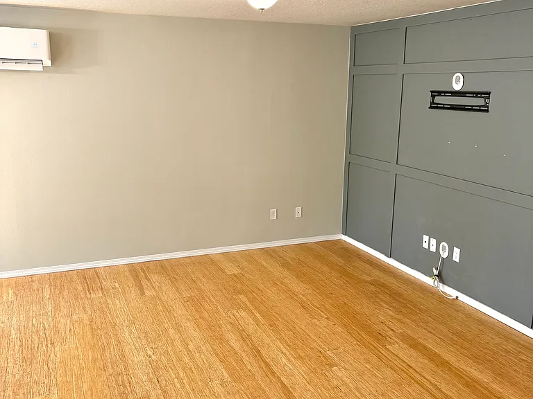 466 Corinne Dr — Photo 11
