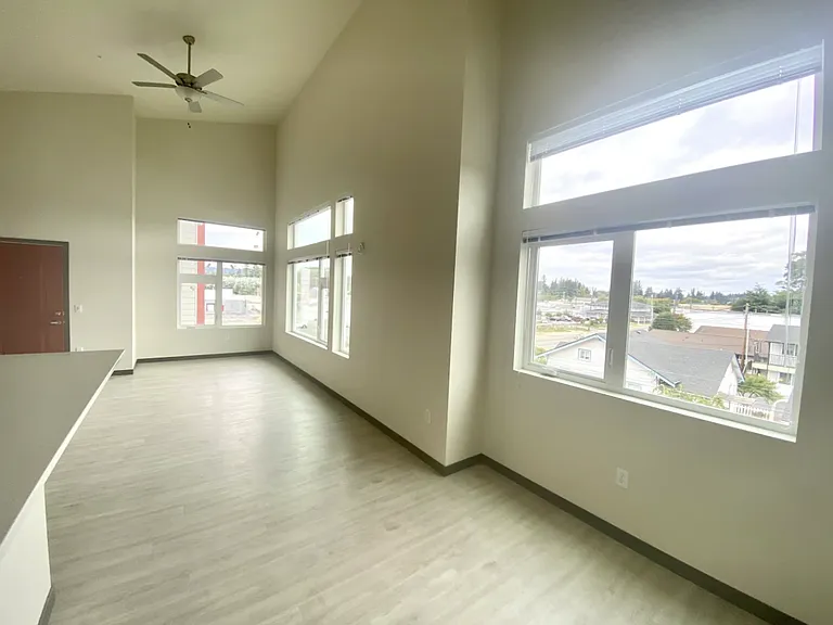 Strawberry Court Apartments — Photo 10