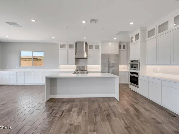 698 W RIDGE Road, Apache Junction, AZ 85120