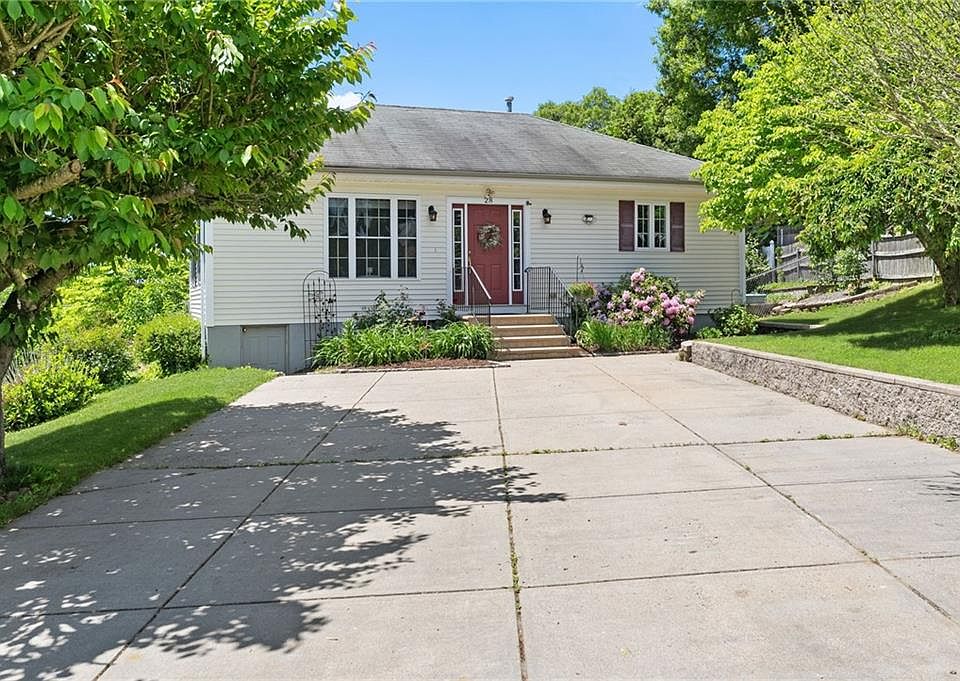 1st image of 28 Fairview Ave