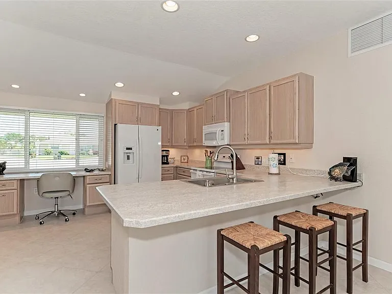 5577 Contento Dr — Photo 16