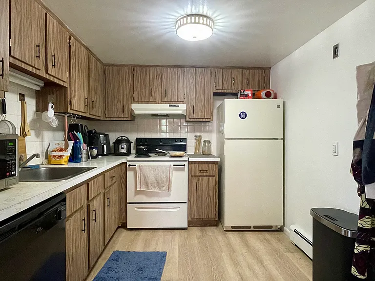382 Massachusetts Ave — Photo 4