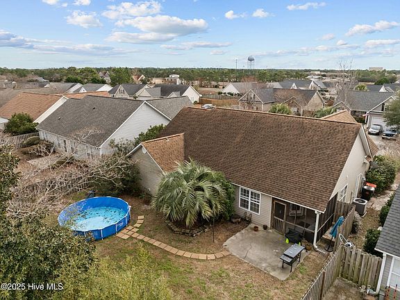 4th image of 657 Hillside Drive