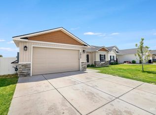 1017 Magnolia St, Burley, ID 83318