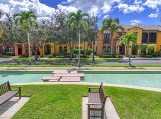 9076 Rialto St #62, Naples, FL 34113