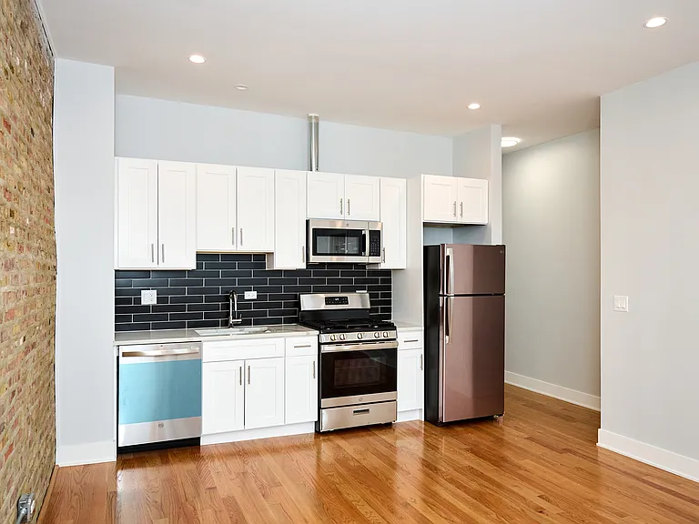 4220 S Calumet Ave #1E — Photo 1
