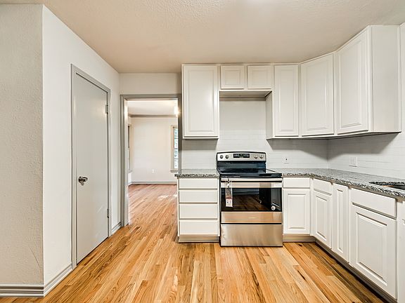 2nd image of 1317 Lakewood Dr