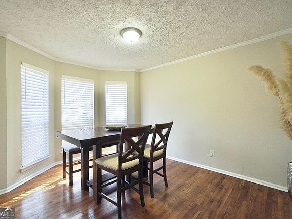 4th image of 701 Monticello Ln